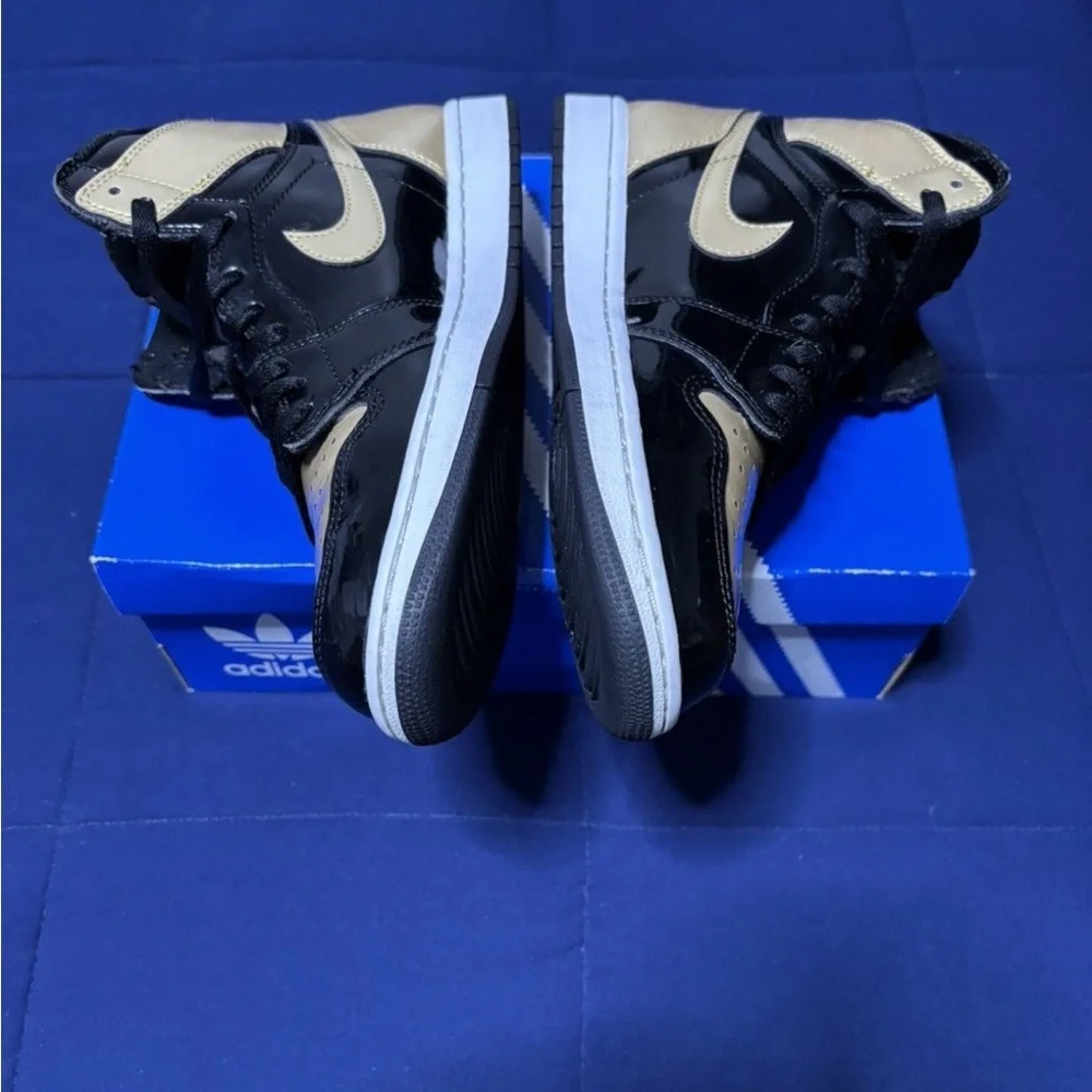 Jordan 1 Retro High OG NRG Gold Toe 2018 Size 9.5